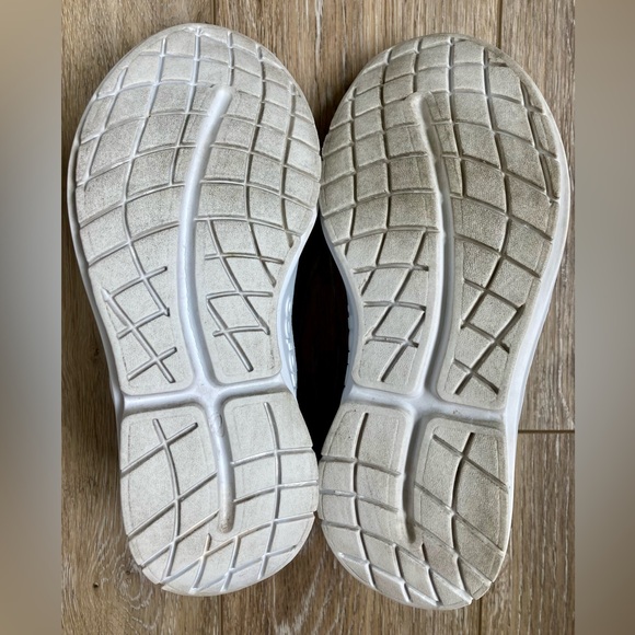 OOFOS OOmg eeZee Sneaker - Picture 6 of 6